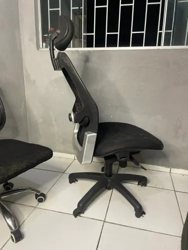 CADEIRA ESCRITÓRIO PRETA