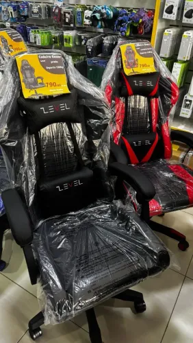 Cadeira gamer nova de courino