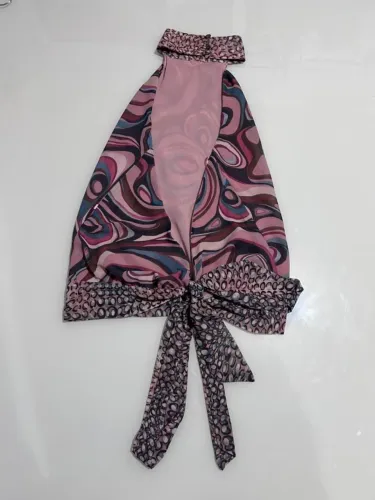 Blusa com costas abertas