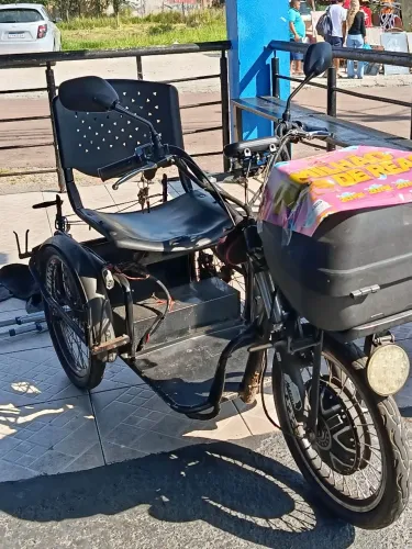 Triciclo elétrico