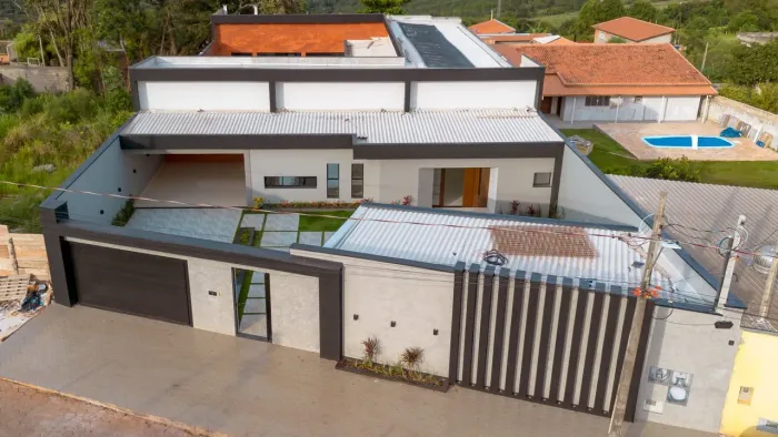 - Belíssima chácara alto padrão disponível para venda