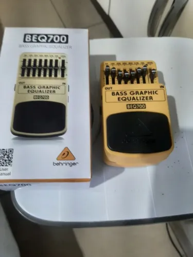 PEDAL EQUALIZADOR BEHRINGER BEQ700 (NOVO)