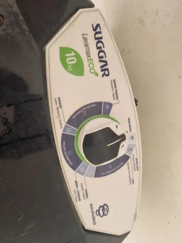 Um tranquilo de lavar roupa
