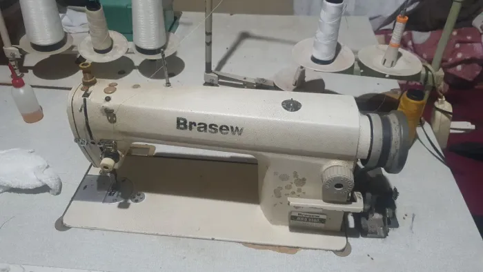 Máquina de costura Brasew BR 8500