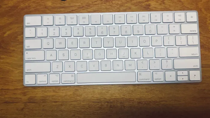 Apple Magic Keyboard Bluetooth