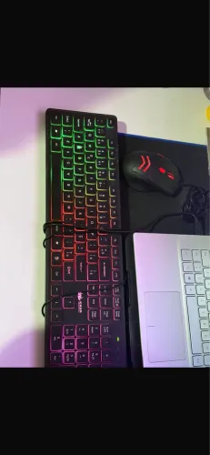 Teclado, mouse e fone 