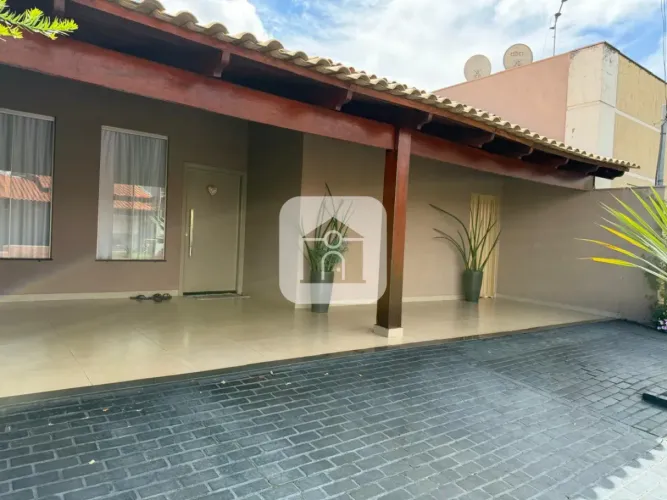 Casa para venda no bairro Jardim Holanda