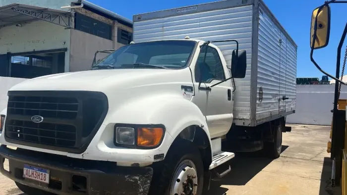 FORD F12000 PITBULL BAU