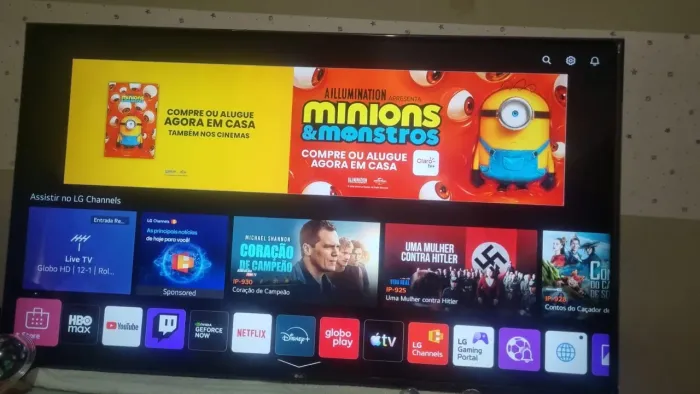 Vende televisão smart 65 in 4k fu hd muito pouco tempo de uso