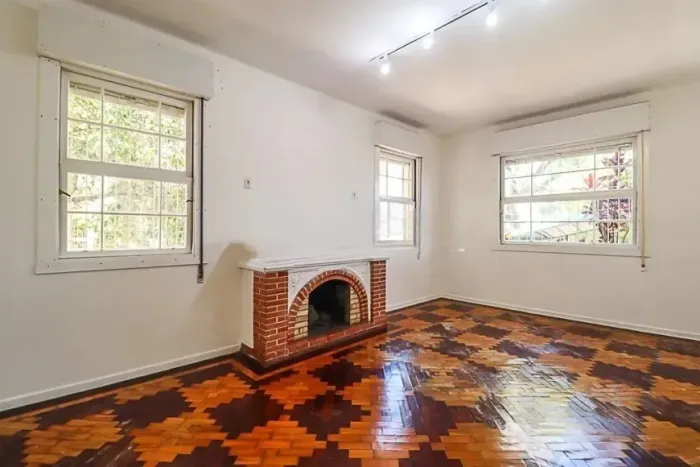 Prédio para Locação no Bairro São João com 310m² de Área Útil disponível.