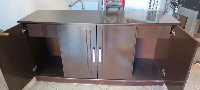 Aparador+ mesa de vidro