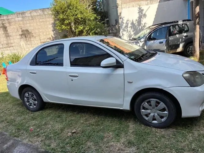Toyota Etios X Sedan 1.5 Flex 16V 4P Mec. 2016