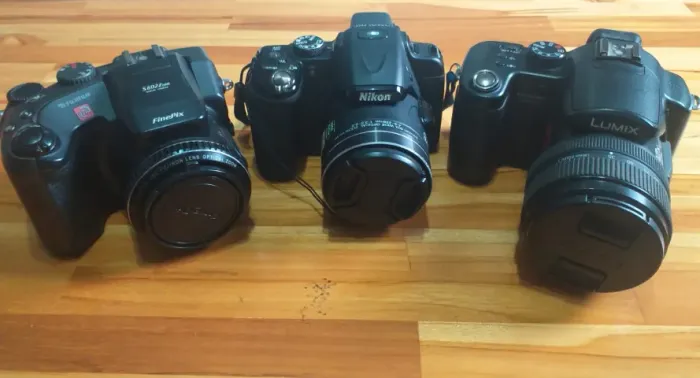 3 Câmeras Semiprofissionais (Nikon, Panasonic e Fujifilm)