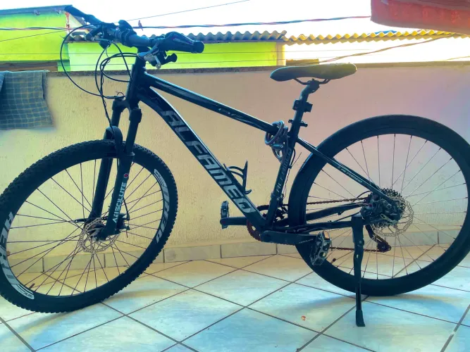 Bicicleta Aro 29 (marcha shimano) 