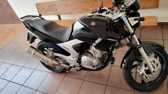 Vendo Fazer 2005/2006 muito conservada