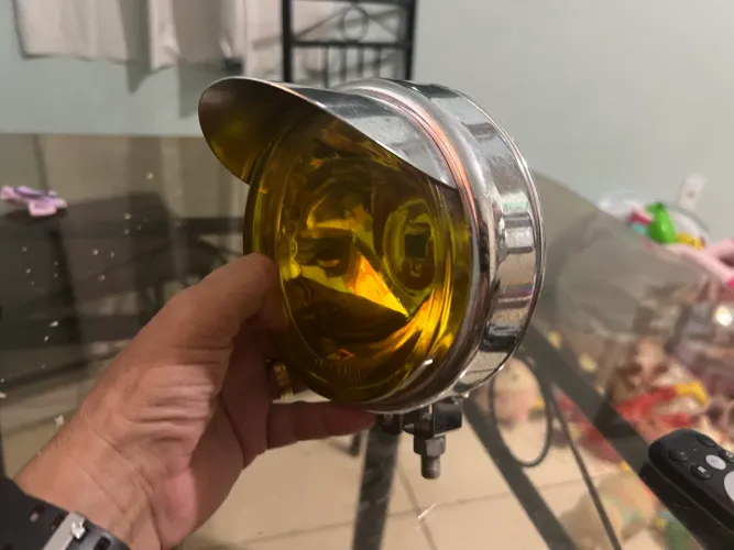 Vendo ou troco Farol de milha Fusca com pestana Universal