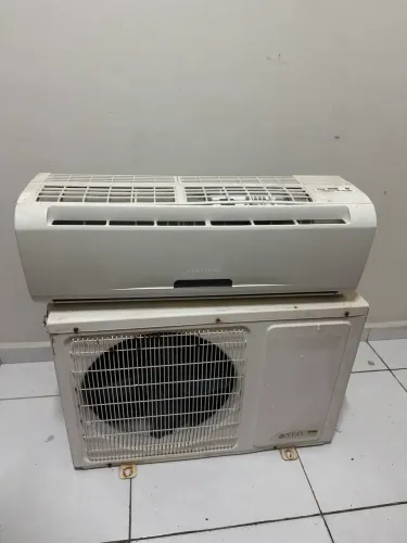 Ar Condicionado 9000 Btu (Defeito)