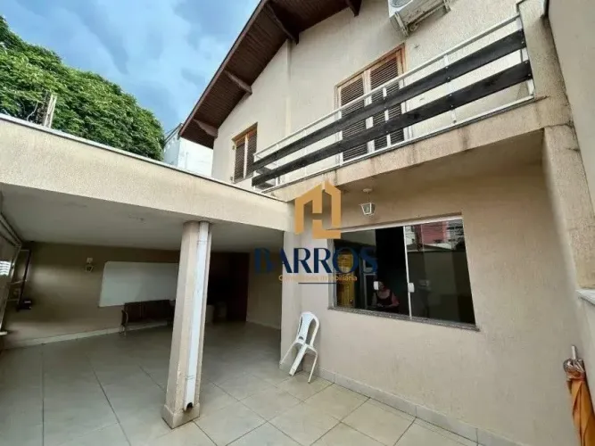 Casa á venda na Rua Campos Salles, 3 dormitórios, 202m2 - Bairro Cidade Jardim - Piracicab