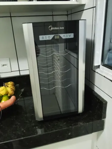 Adega Midea liva 8 Garrafas