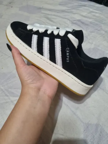 Tênis adidas campus