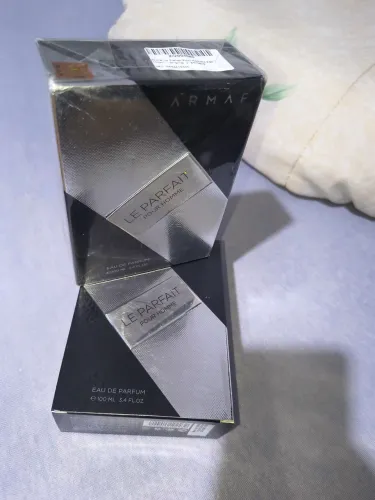 Perfume importado original vendo 2 barato