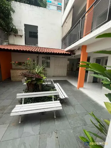 Imóvel Comercial para Locação Próximo à Pelinca  Espaço Amplo Ideal para Clínicas, Escritó