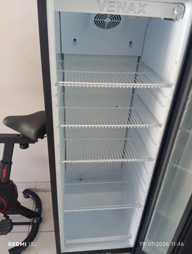 Expositor Refrigerado Venax com Porta de Vidro - Excelente Estado
