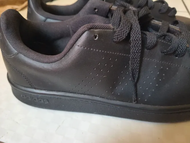 Tênis Adidas original usado uma vez TAM 40