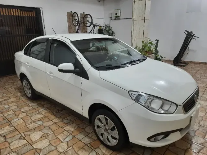Fiat Grand Siena Attrac. 1.4 EVO F.flex 8V 2017