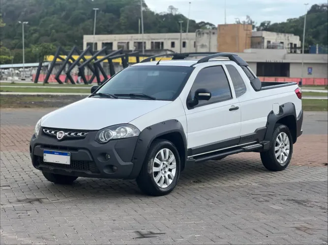 Fiat Strada Adventure 1.8/ 1.8 Locker Flex CE 2015
