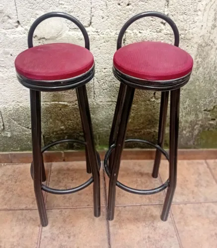 Par de Banquetas Altas para Balcão / Bar - Vermelha e Preta