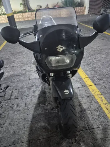 Suzuki GSX 750 F