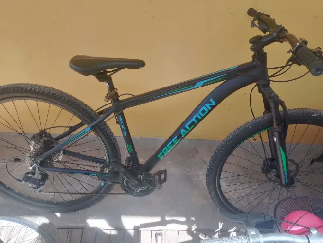 Bicicleta e relógio digital