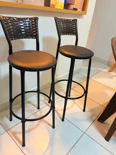 Kit com 2 banquetas