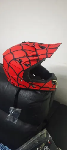 Capacete homem aranha