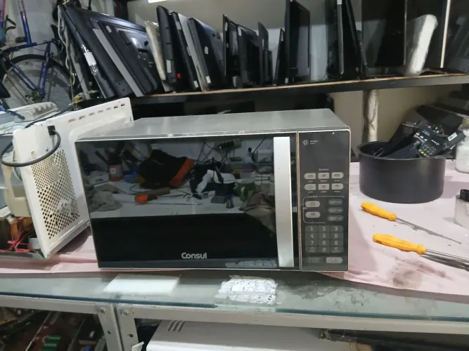 Consertos de tvs e micro-ondas 