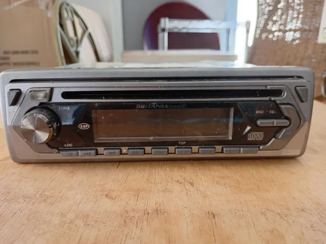 Rádio com disc player Britânia