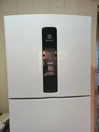 REFRIGERADOR ELECTROLUX 390LTS.
