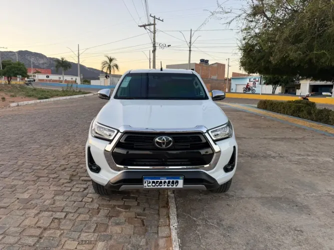 Toyota Hilux CD SRX 4X4 2.8 TDI 16V Diesel Aut. 2025