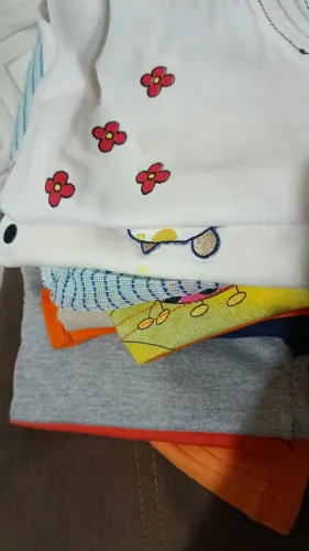 Roupas de bebê.