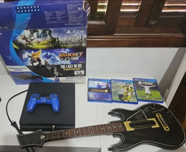PlayStation 4 slim (com guitar hero e a guitarra)