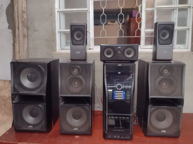 JVC DX-U8 5.1 CANAIS 690W RMS