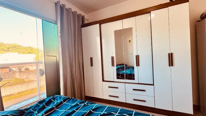 Guarda-Roupa 8 Portas com Espelhos - Excelente Estado