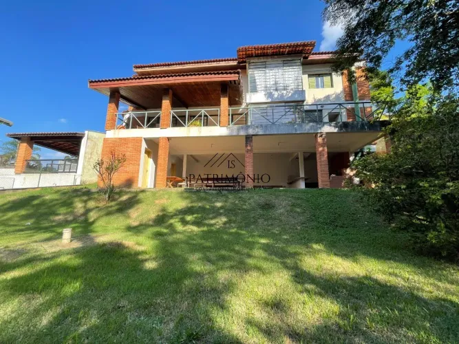 Casa em Condomínio em Santana de Parnaíba-SP, por apenas R$ 890.000,00, com 4 Quartos, 1 S