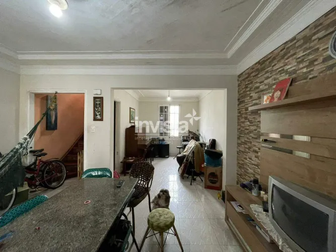 Comprar casa de 3 dormitórios na Vila Mathias em Santos