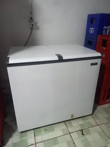 Freezer Esmaltec em estado de novo