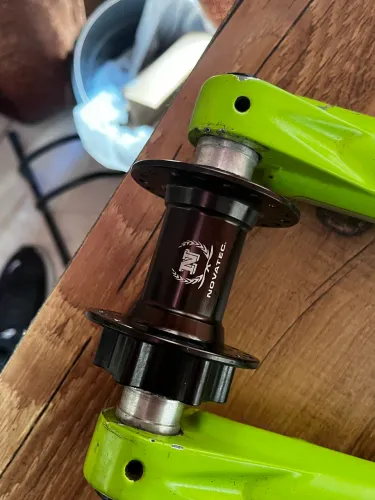 Cubo Dianteiro Novatec 20mm