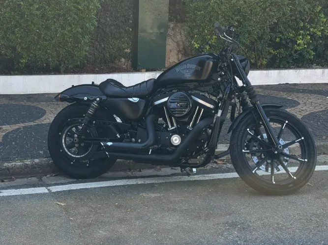 Harley Davidson Iron 883 2016 com 9.500km