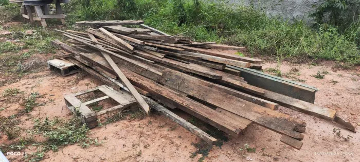 Madeiras de estrutura de telhado com telhas grátis!!!!!!!
