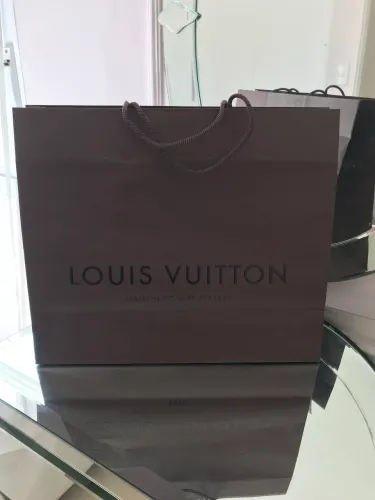 Sacola Louis Vuitton 